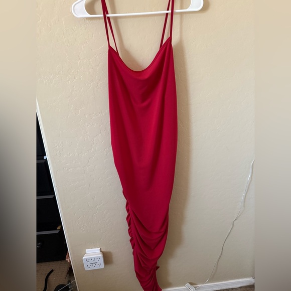 Red long dress - Picture 1 of 3